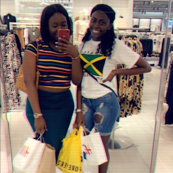 Meet your Posher, Sky - Picture 2 of 2